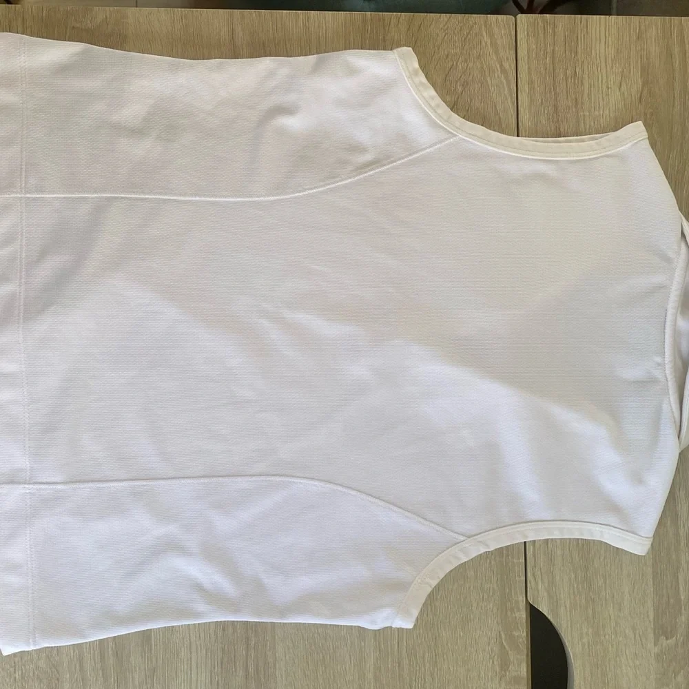 Vintage Nike Womens White Sleeveless Collar Crop Style Top Size Small - Picture 6 of 6